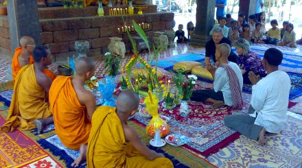 Oudong et bénédiction à la pagode