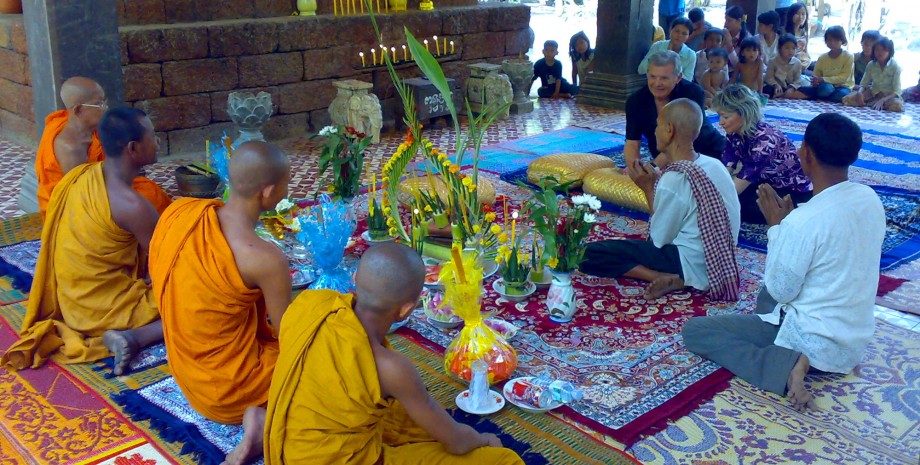 Cérémonie de bénédiction à la pagode