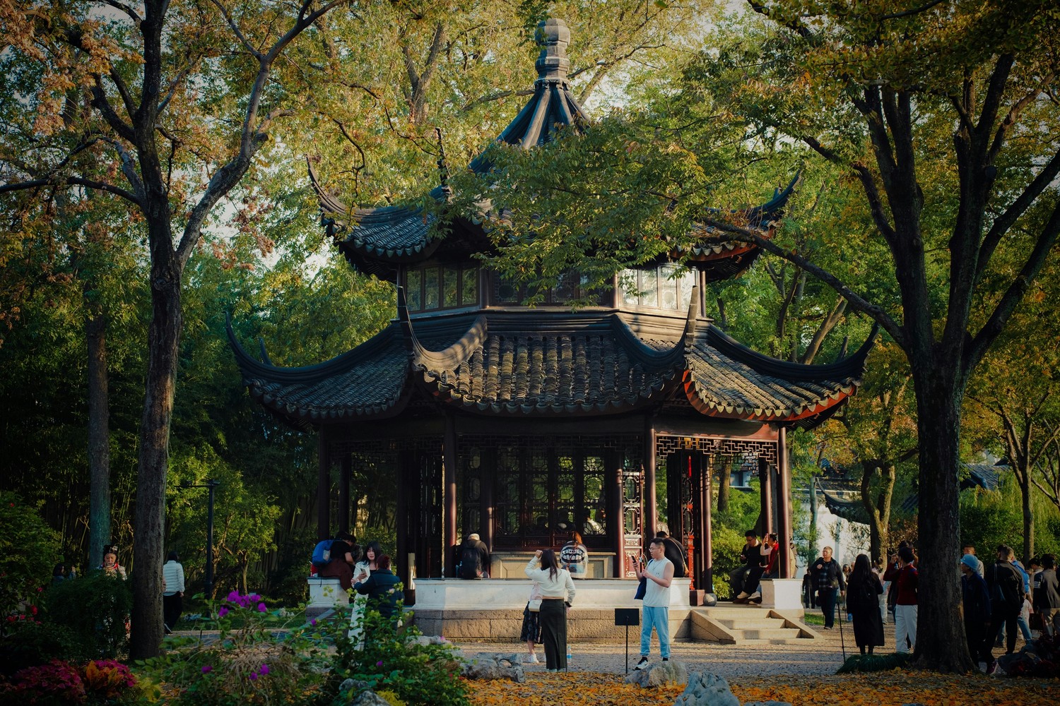 Architecture traditionnelle dans un jardin classique de Suzhou