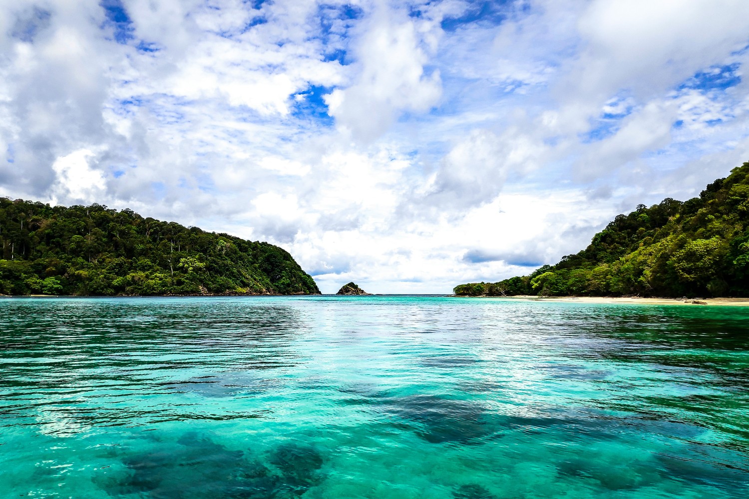 Koh Rok : le dilemme entre l&rsquo;excursion express et la nuit sur l&rsquo;île