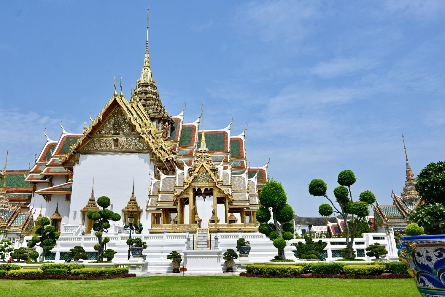 Le Grand Palais de Bangkok face à la foule : l&rsquo;art de déjouer les pièges avant l&rsquo;entrée
