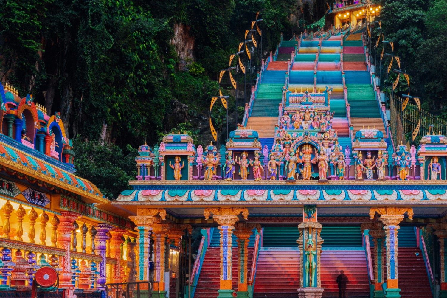 Visiter les grottes de Batu : comment s’y rendre ? Nos conseils pratiques et notre avis sur l’un des lieux les plus touristiques de Malaisie